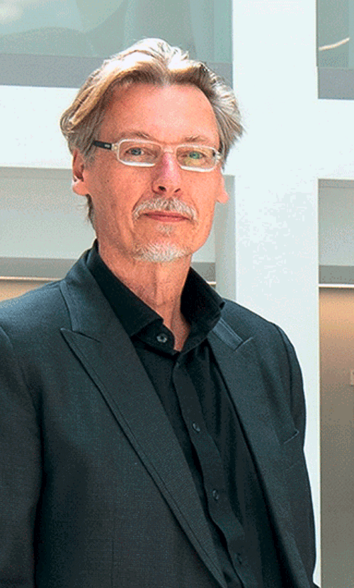 Charite_Schmitt_325x540.png